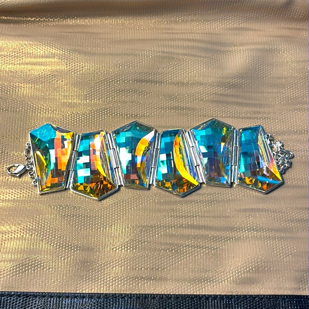 Pre owned: Iridescent Authentic Swarovski Geometric Bracelet. - Picture 3 of 17